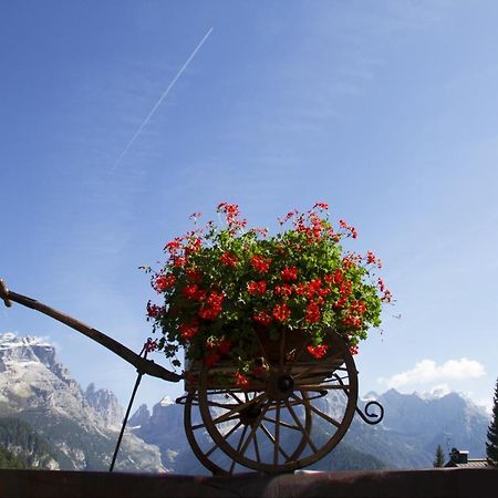 Hotel Lorenzetti Madonna di Campiglio Exterior photo