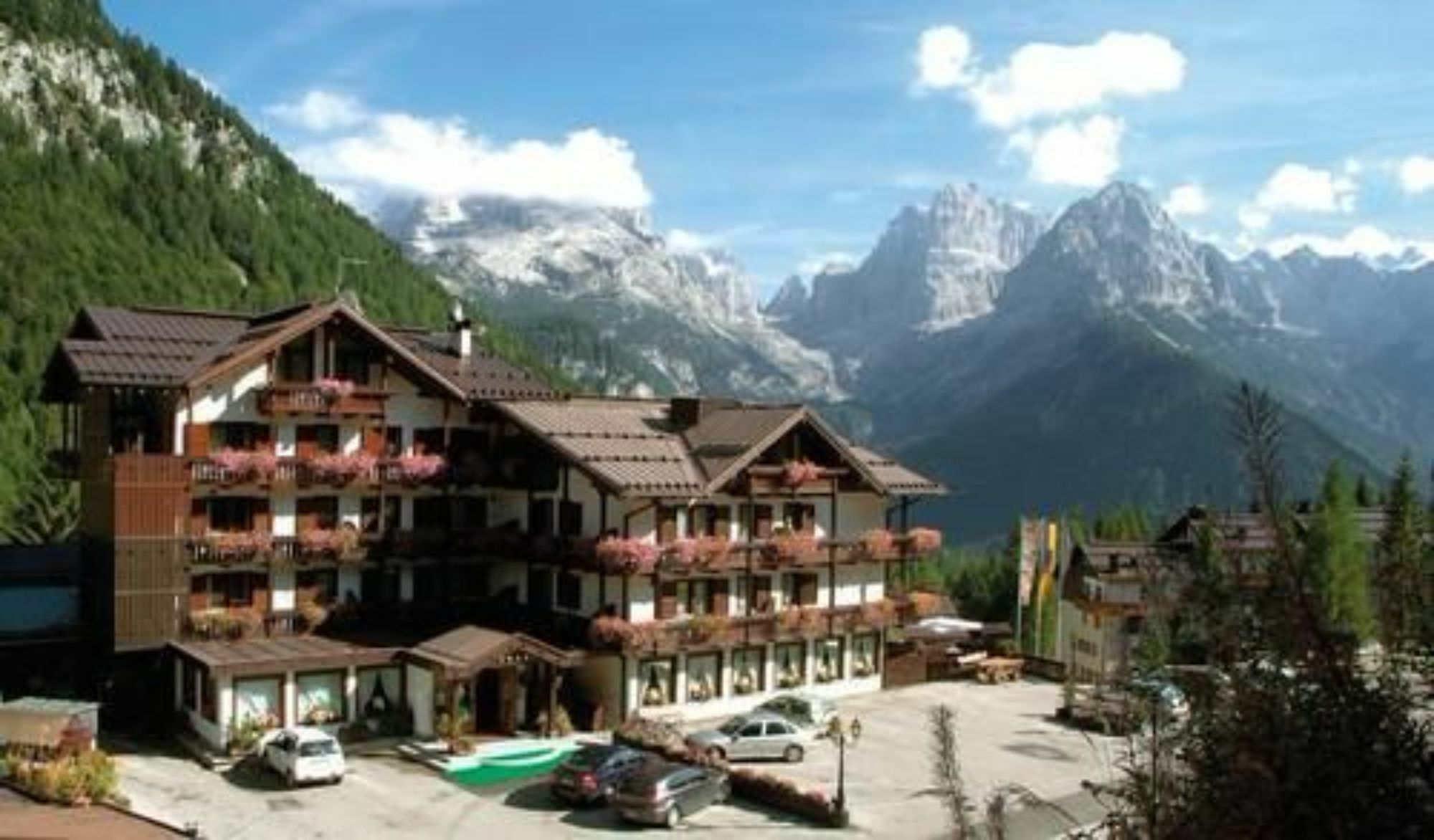 Hotel Lorenzetti Madonna di Campiglio Exterior photo